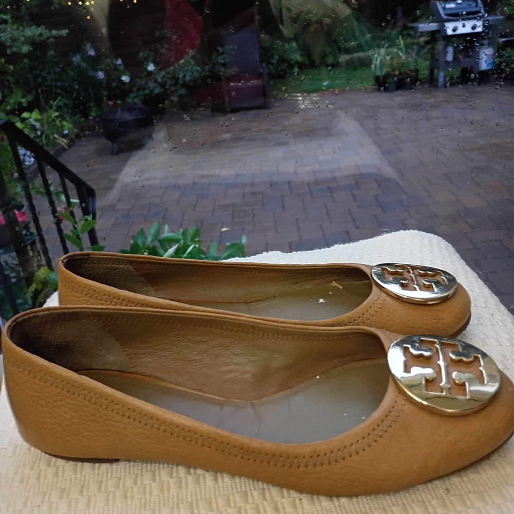 Tory Burch Tan Leather Ballet Flats.Size 6.5. - Picture 3 of 10